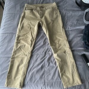 American Eagle Khaki Pants Slim 33x34